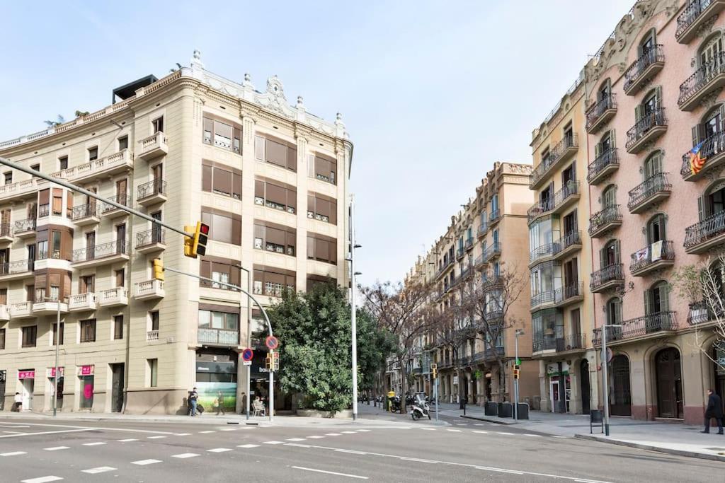 Apartament Modern And Bright Well Located In Gracia *
