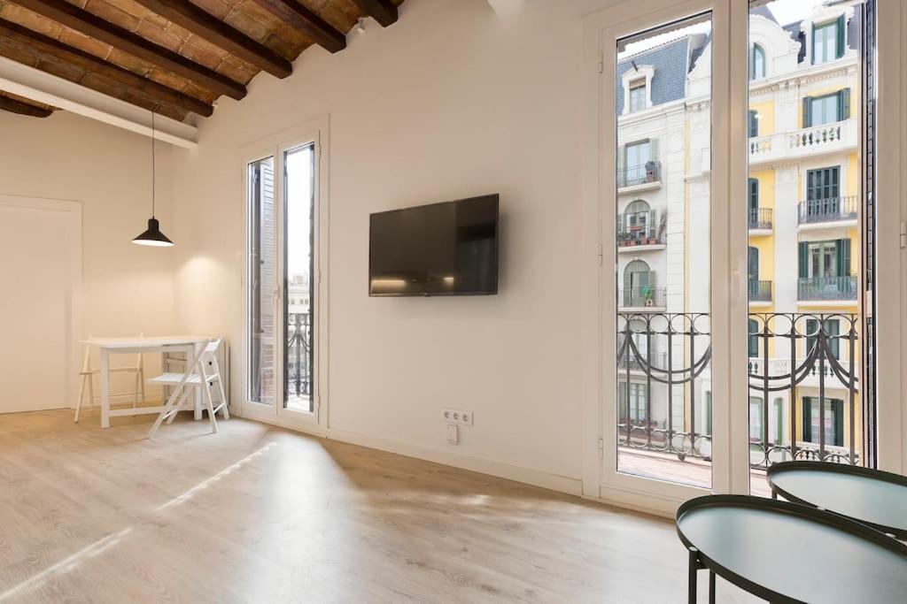 Modern And Bright Well Located In Gracia Apartament *